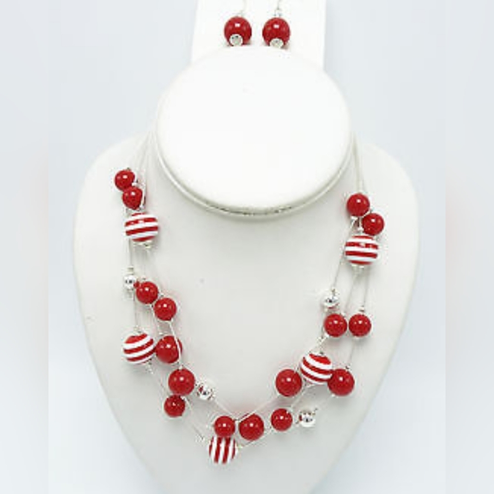 3 strings silver and beads Necklace/earrings set